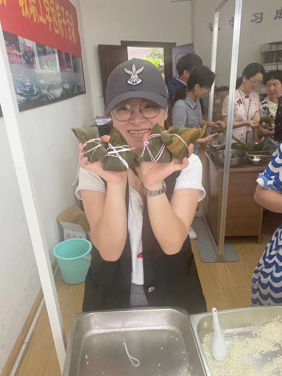 4281b02a411c459ee0f8a0629a7631e